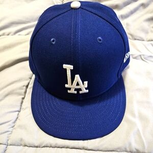 Men's like new baseball hat